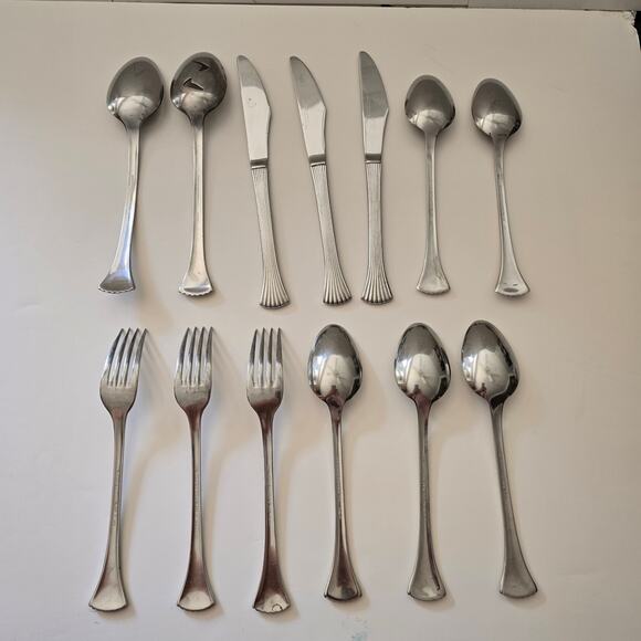 Reed & Barton Bretton Woods Shell Rebacraft Stainless 13 Assorted Silverware - Picture 6 of 11